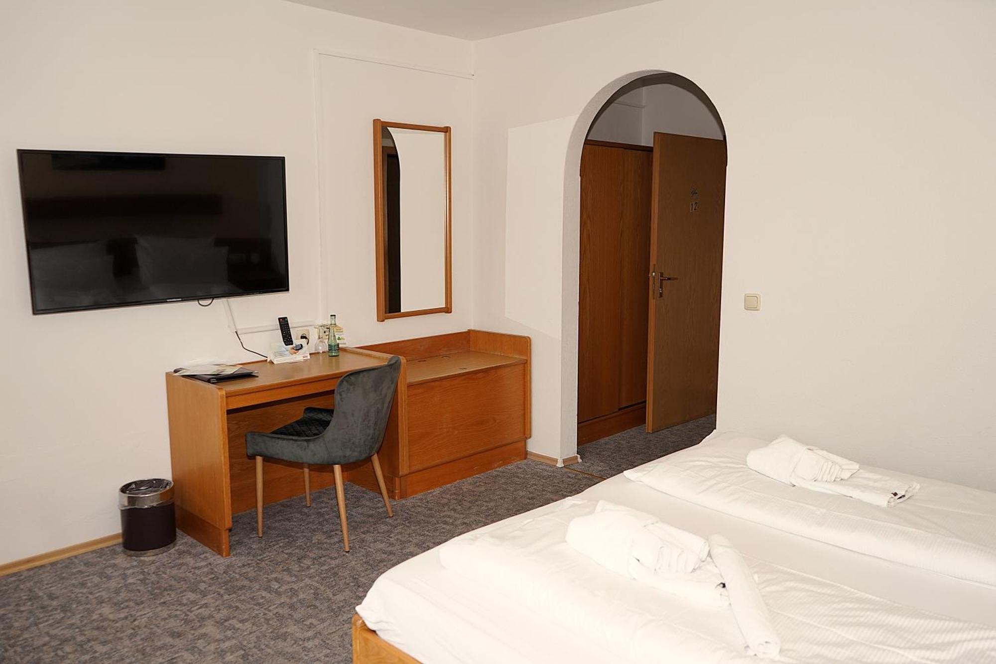 Gasthaus Und Landhotel Wiedmann Eresing Экстерьер фото